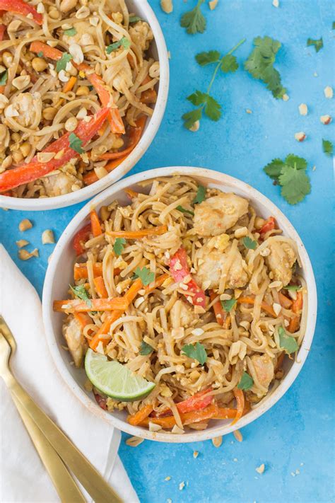 Healthy Chicken Pad Thai |The Clean Eating Couple
