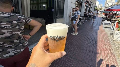 Antares inauguró un nuevo templo cervecero al paso en el Mercado de San