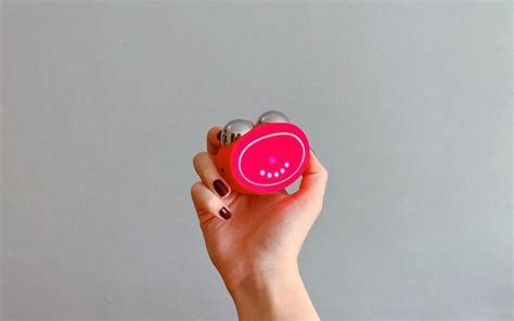 FOREO Sweden: BEAR vs. BEAR Mini (Comparison Review)