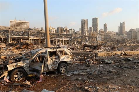 L Bano Fuerte Explosi N En El Puerto De Beirut Deja Al Menos