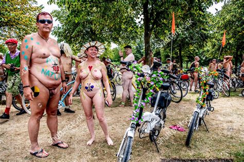 Naked Bikeride Amsterdam Foto Editorial Imagem De Banco Shutterstock