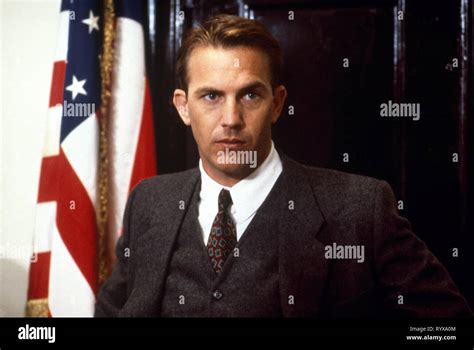 KEVIN COSTNER THE UNTOUCHABLES 1987 Stock Photo Alamy