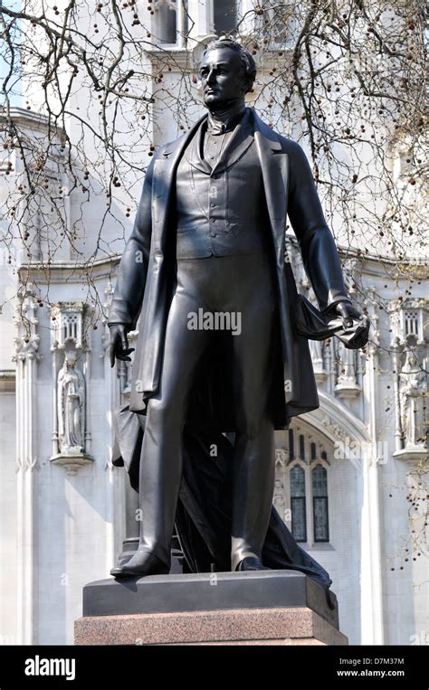 Robert Peel Statue Hi Res Stock Photography And Images Alamy