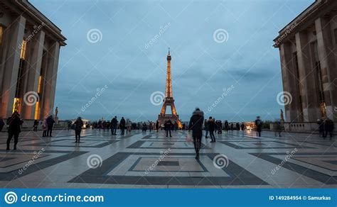 Vista Da Torre Eiffel De Jardins Du Trocadero Em Paris Fran A A Torre