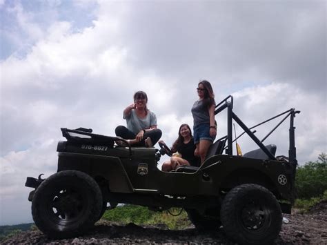 Yogyakarta Excursión en Jeep al Amanecer del Merapi y Excursión a la