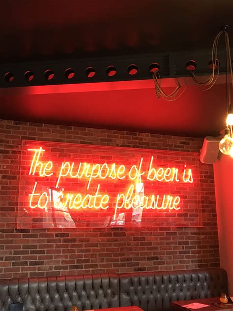 Travelers are praising drewsteignton exeter for its quiet pubs 1