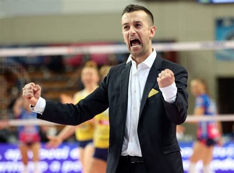 Sırbistan'da Santarelli dönemi başlıyor - Voleybolunsesi