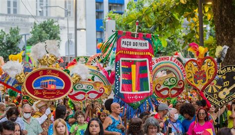 Paço do Frevo promove um domingo de cortejo de blocos líricos pelo