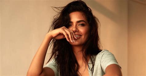 Milky Hot Thighs Legs Of Indian Celebs Eesha Gupta Leg Up Amazing