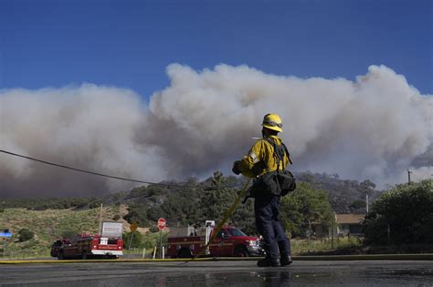 Wildfire North Of Los Angeles Spreads As Authorities Evacuate