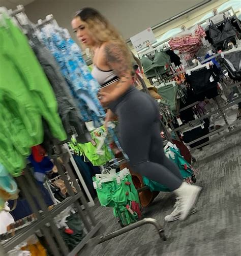 Bubble Butt Latina In Grey Leggings Spandex Leggings Yoga Pants Forum