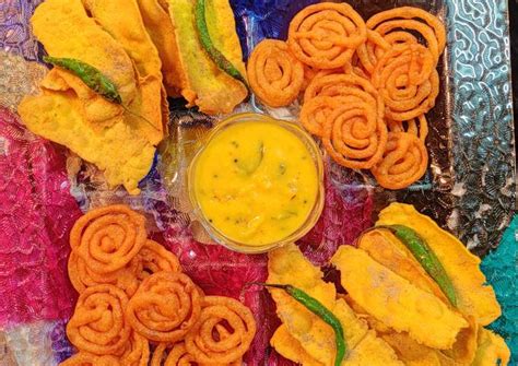 Phaphda Jalebi - I love the fafda , jalebi combo here.