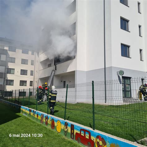 Explozie Urmat De Incendiu N Localitatea Valea Lupului Ntr Un Bloc