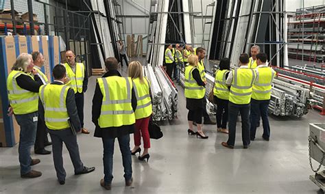 Hollywood Speak Holly Rain S Monumental Surfacing Shakes Industry Norms news