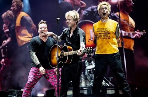 Rádio Cidade Notícias Green Day toca música inédita em show no Canadá