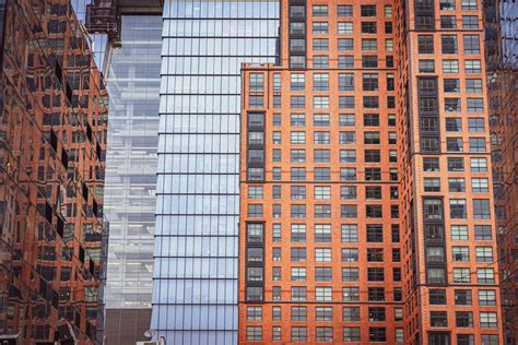 Suburban Commutes Reshape Office Strategy - CRE Daily