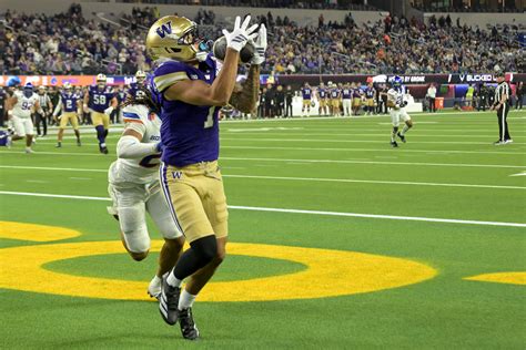 How to Purchase Washington Huskies Football Tickets 13