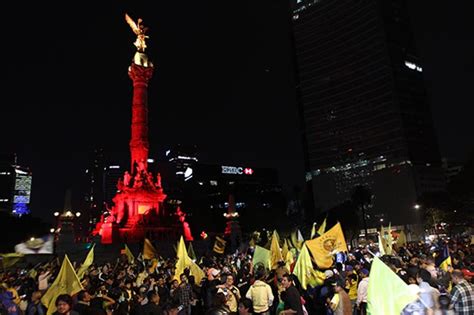 Afición del América festeja el título en el Ángel de la Independencia