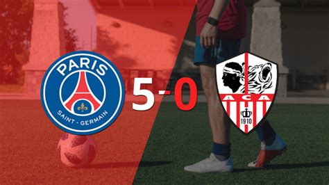 PSG derrotó sin complicaciones a Ajaccio AC con doblete de Kylian Mbappé