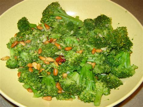 Sauteed Broccoli With Garlic And Pine Nuts Recipe