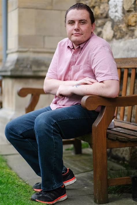 Painkiller Pills Turned Me Gay Claims Man Who Ditched His Girlfriend After Breaking His Foot