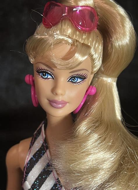 Blonde Blue Eyes Bendable Knees Barbie Doll Mattel For Ooak G Barbie Makeup