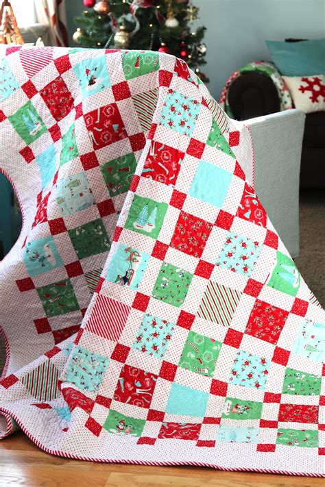 Over 30 Favorite Christmas Quilts Quilting Diary Of A Quilter Christmas Quilt Patterns