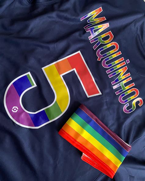 Ligue Pourquoi Des Flocages Arc En Ciel Sur Les Maillots