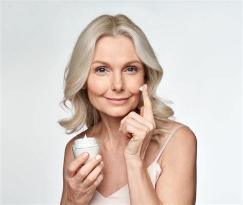 Crema Viso In Menopausa Come Prendersi Cura Della Pelle E Quale Scegliere