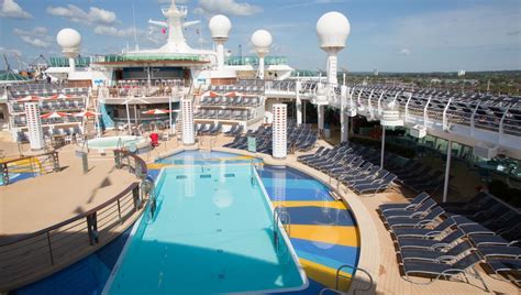 Independence of the Seas is back in the UK! - Paramount Cruises Blog