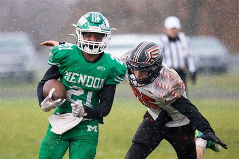 Mendon Face Off Against Morrice In Eight Player Football