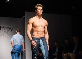 Nysocboy S Beefcake And Bonding Andrew Rannells And Adam Devine Can A Straight Guy And A Gay