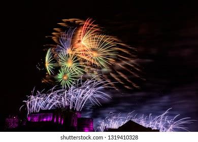 267 Edinburgh Castle Fireworks Images, Stock Photos & Vectors ...