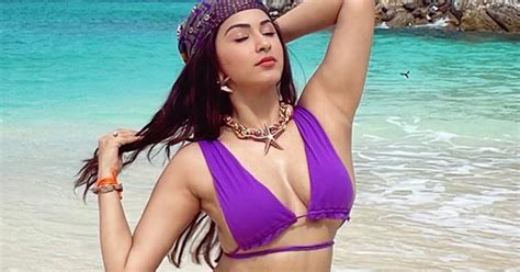 Hot Sexy Ritu Maheshwari Bikini Pics