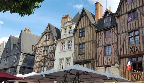 Quels Sont Les Lieux Incontournables De Tours Ville Royale Que