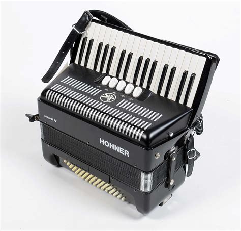 Lot 17 Hohner Bravo Iii 72 Accordion