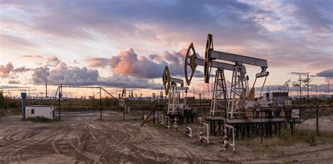 A Guide To Invest In Upstream Oil And Gas Projects Main Oak Capital