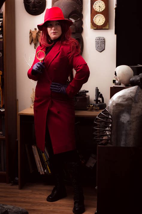 Carmen Sandiego Cosplay