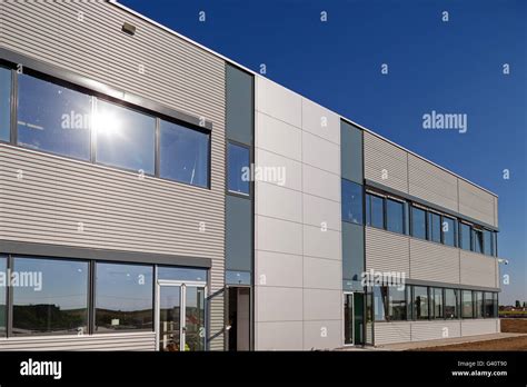 Aluminum Building Facade Hi Res Stock Photography And Images Alamy