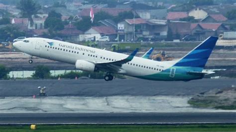 Ada Insiden Bagian Mesin Pesawat Boeing Jatuh Saat Terbang Di