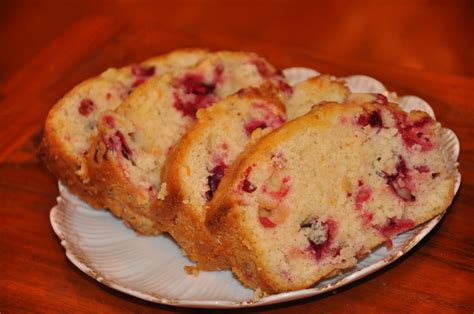 Elizabeth Ann's Recipe Box: CLASSIC CRANBERRY NUT BREAD