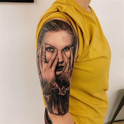 Taylor Swift portrait tattoo done by Hiro (hirotattoos) on Instagram at ...