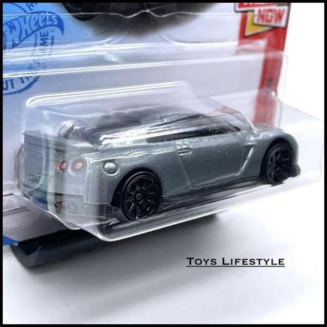 Jual Mobil Hotwheels Hot Wheels Diecast 17 Nissan Gt R R35 Shopee Indonesia