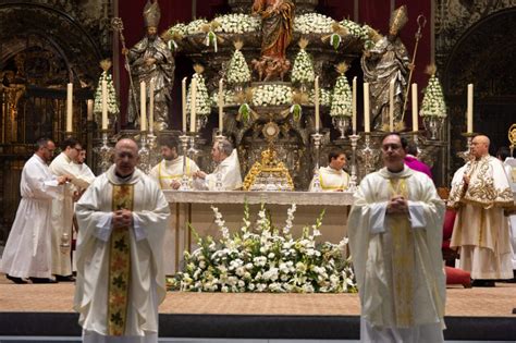 Solemnidad Del Corpus Christi Y Procesión Claustral En La Catedral De