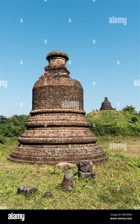 Myatazaung Pagoda Mrauk U Burma Myanmar Stock Photo Alamy