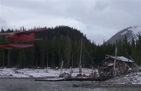 5. THE EDGE (1997) - The 15 Coolest Cabins In Movies | Complex