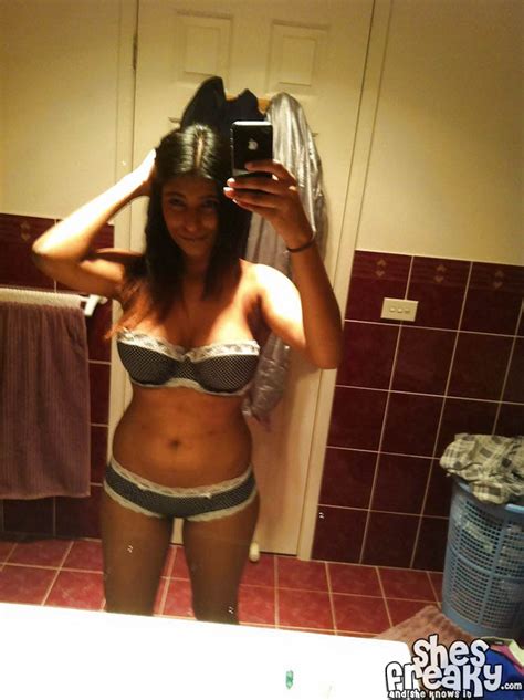 Desi Selfshot Nude Pics ShesFreaky