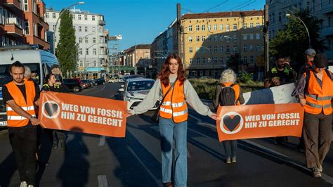 Berlin Letzte Generation Blockiert Wieder Stra En