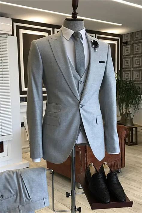 Edgar Light Gray Peaked Lapel Three Pieces Simple Business Suits