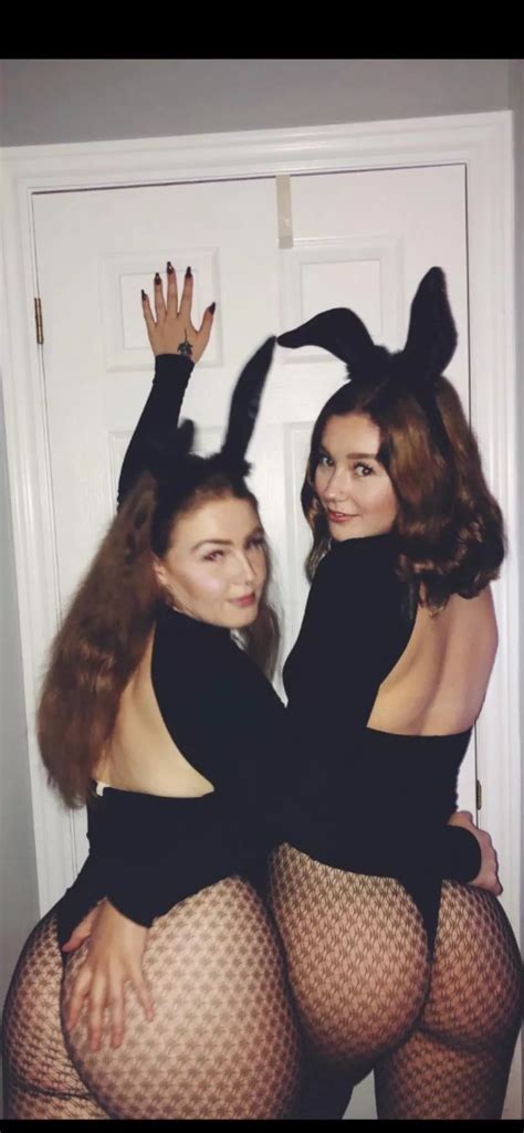 Whos Booty Are You Smackimg 2 Nudes PickOne NUDE PICS ORG